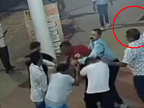 गौरेला पेंड्रा मरवाही जिला में विधायक प्रतिनिधि को पीटा गया।