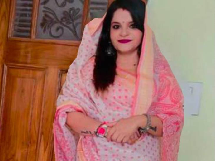 यह तस्वीर रीना ने सोशल मीडिया पर शेयर किया है।