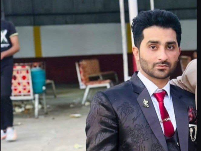 महिला के पति ने सऊदी अरब से दिया फोन पर तीन तलाक।