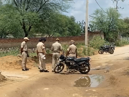 पुलिस टीम ने मौके से सबूत जुटाए थे।