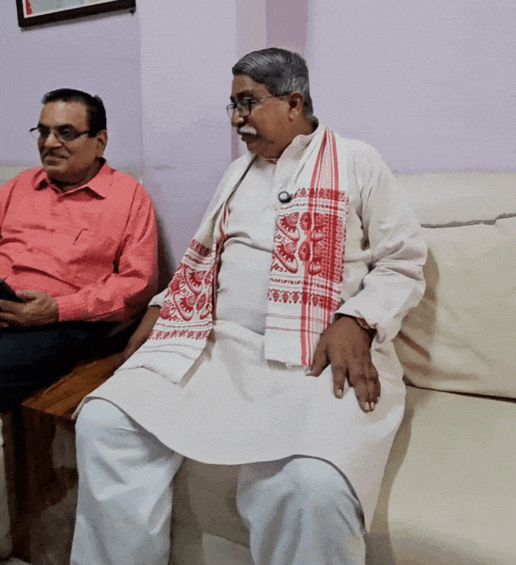 तपन भौमिक और संतोष शर्मा दोनों एक ही स्कूल में पढ़ते थे।