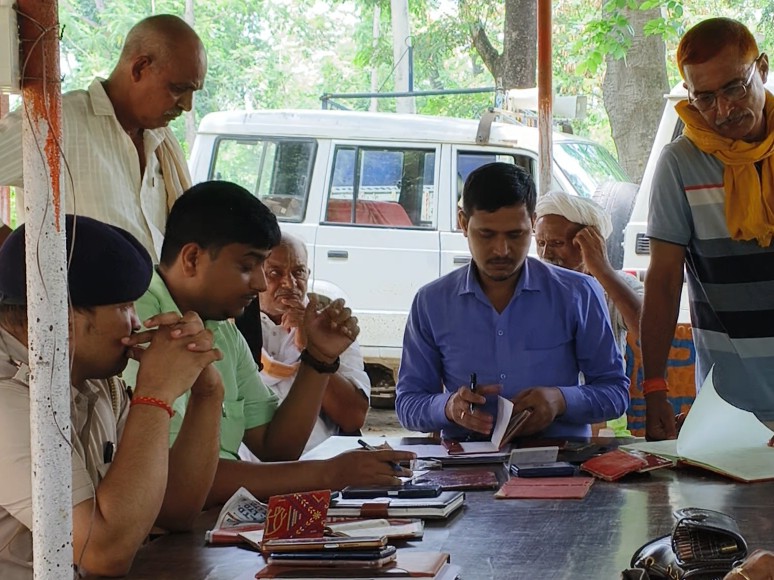 Arms verification continues in Simri police station | सिमरी थाने में ...
