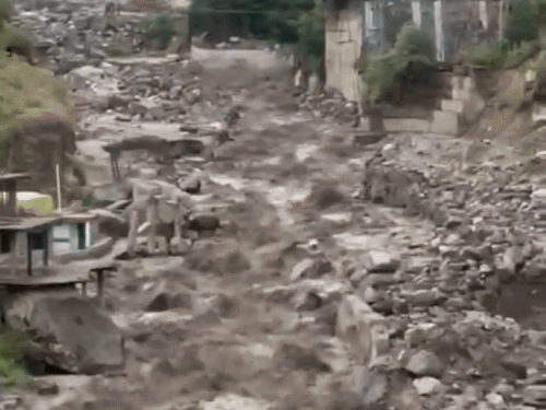 कुल्लू में ब्रह्मगंगा, सैंज घाटी, बंजार में हॉर्न घाट, सोलंग नाला और पागल नाला में जलस्तर बढ़ा। - Dainik Bhaskar