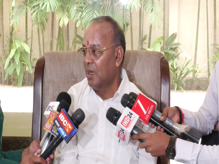 अजय चन्द्राकार ने कहा- आपातकाल और 1984 का सिख दंगा कांग्रेस के ताज में नगीने हैं।