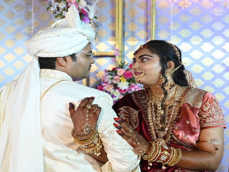 पति के साथ शादी की तस्वीर और कई वीडियो फोटो भी शिवानी ने पोस्ट की है।