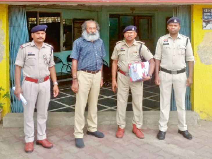 Shrivastava, who was close to Bhupesh, transacted Rs 300 crore from the accounts of the poor, SIT is questioning him | धोखाधड़ी‎ का मामला: भूपेश के करीबी रहे श्रीवास्तव ने गरीबों के