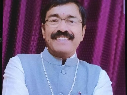 तहसीलदार शत्रुघन सिंह चौहान पर महिला की शिकायत के बाद रेप का केस दर्ज किया गया था।