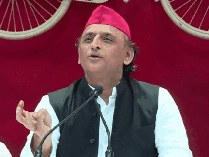 अखिलेश का पीडीए फॉर्मूला सफल रहा। 2024 के चुनाव में अखिलेश ने लोकसभा की 37 सीटें जीतकर सबको चौंका दिया था।