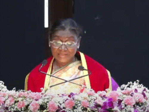 आईवीआरआई के दीक्षांत समारोह में राष्ट्रपति द्रोपदी मुर्मू पहुंचीं।