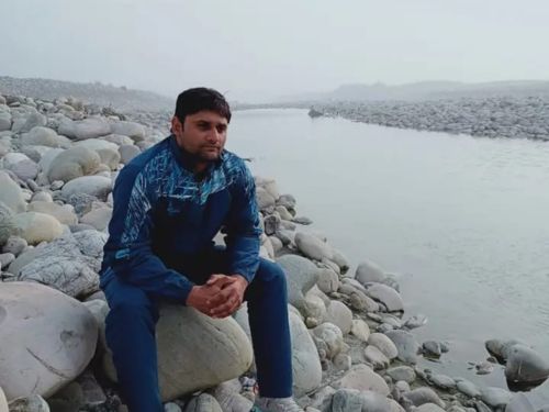 ये तस्वीर आरोपी मोहित की है। इसने अजय की गोली मारकर हत्या कर दी।