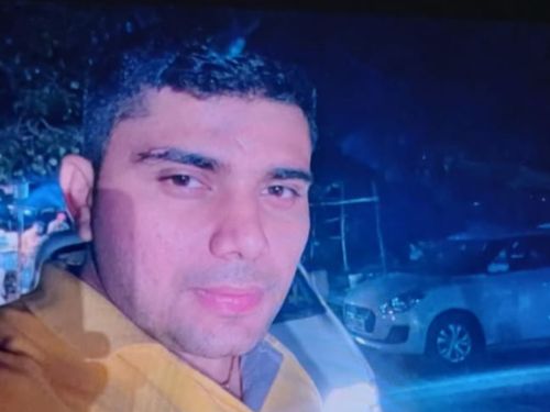 ये तस्वीर अजय पवार की है। अजय गृह प्रवेश की पूजा के लिए छुट्टी लेकर घर आया था।