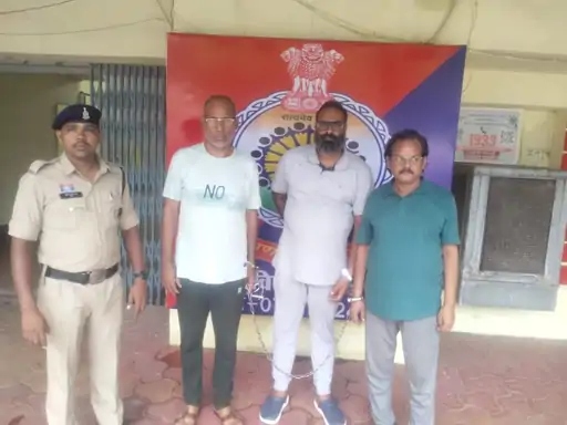 राजस्थान से प्रोडक्शन वारंट में रायपुर लाकर पुलिस ने इन आरोपियों को मीडिया के सामने पेश किया।