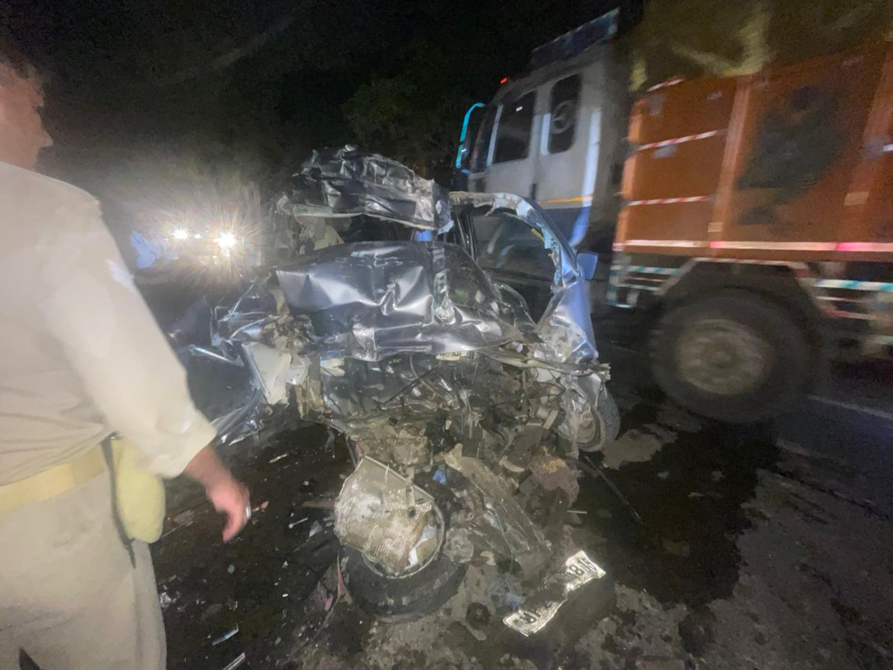 टक्कर इतनी जबरदस्त थी कि उड़ गए परखच्चे