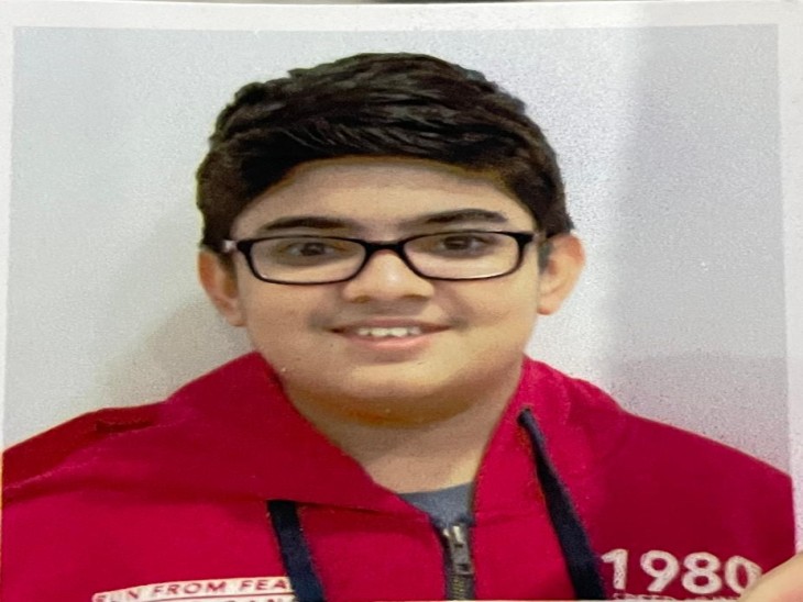 छात्र ने अपने वकील के जरिए सुप्रीम कोर्ट में याचिका दाखिल की है