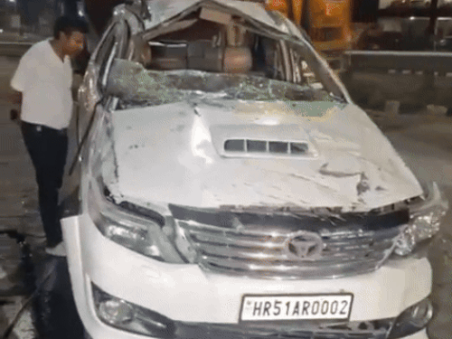 हादसे के बाद मौके पर पहुंची पुलिस।