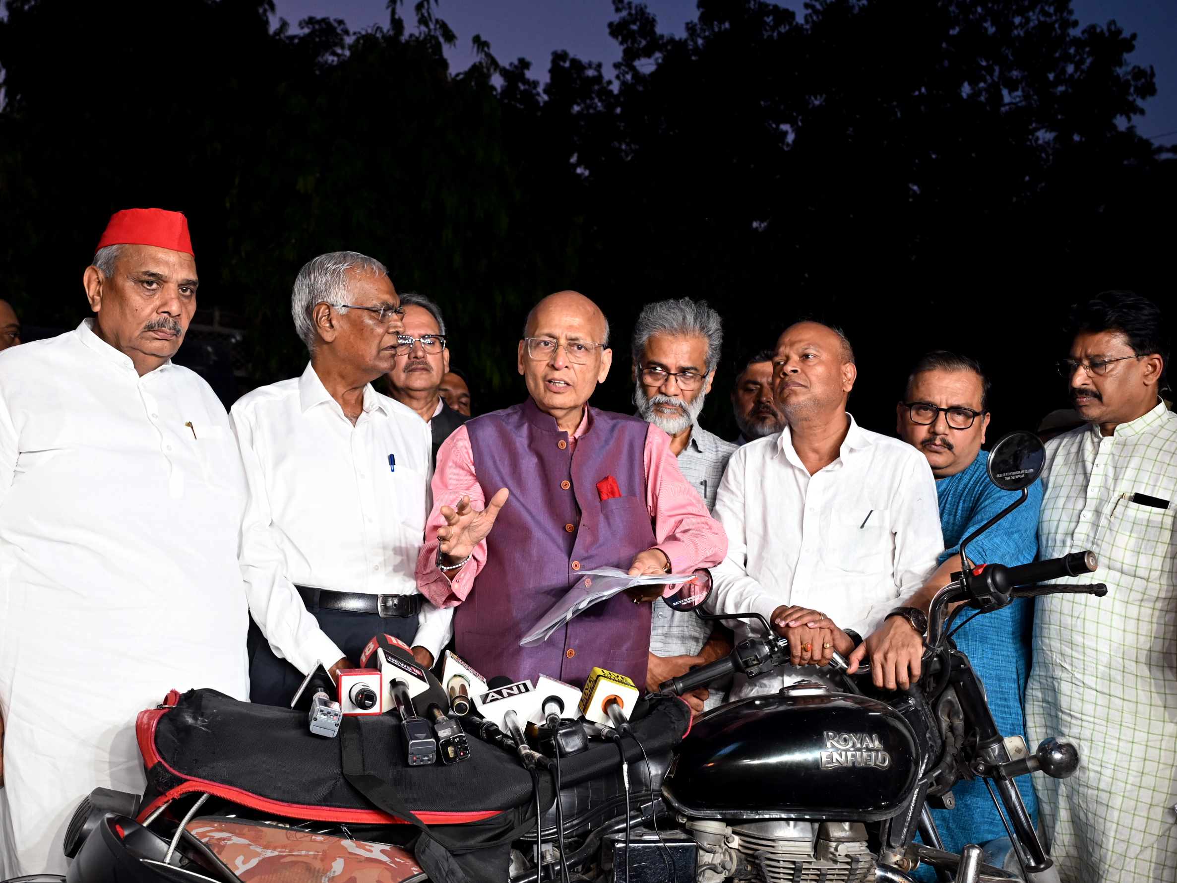 Leaders of several parties arrived on Wednesday to meet the Election Commission. These included Abhishek Manu Singhvi of Congress, D Raja of CPI, Manoj Jha of RJD.