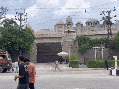 फेयर माउंट होटल में महादेव बुक के लाइजनर सौरभ आहूजा राजशाही शादी कर रहा था। यहीं ED की टीम ने छापेमारी की थी।