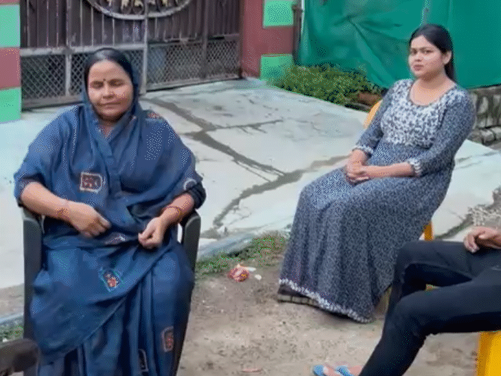तुलसा देवी और उनके परिवार पर धर्मांतरण कराने के आरोप लगे हैं।