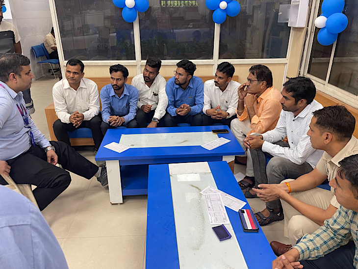 सिविल लाइन थाना पुलिस मौके पर पहुंच गई। पुलिस ने समझाइश कर मामला शांत करवाया।
