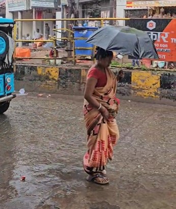 कोडरमा में भी गुरुवार को रुक-रुककर बारिश होती रही।