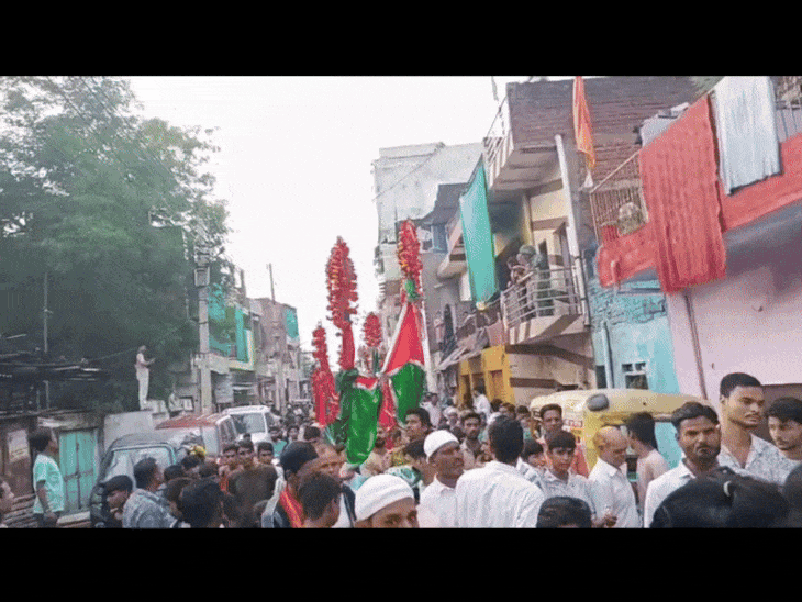 कुरैश नगर में दिन में निकला अलम, रात में अखाड़ा