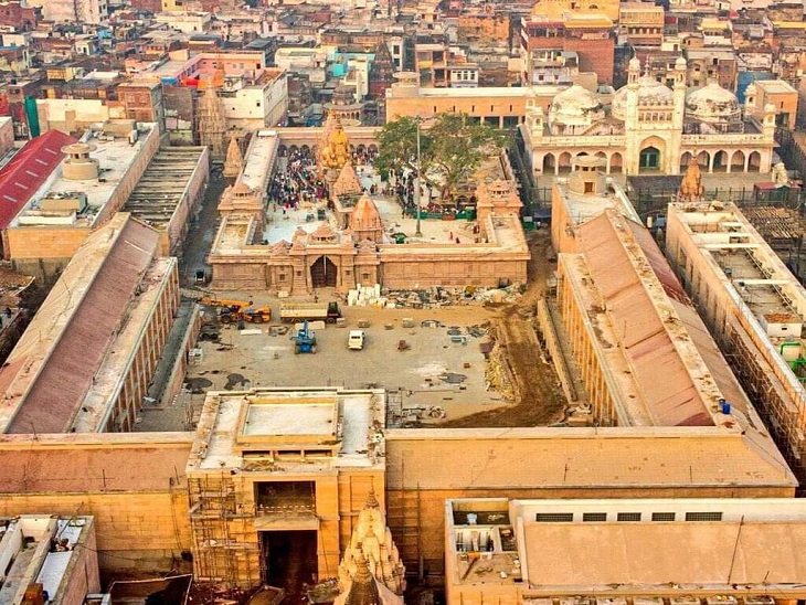 काशी विश्वनाथ धाम का ये गंगा द्वार है, जोकि गंगा का जलस्तर बढ़ने की वजह से बंद रहेगा।