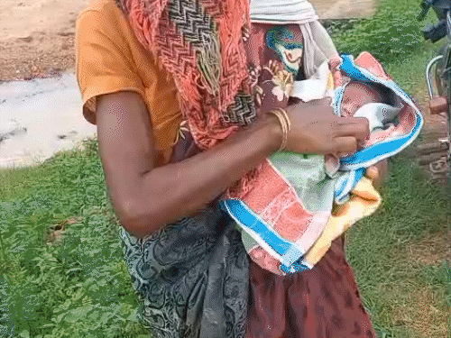 नवजात और नवप्रसूता दोनों सुरक्षित है।