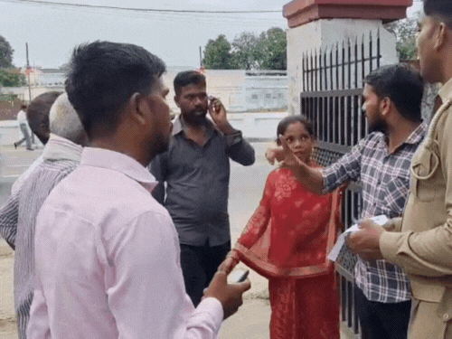 पुलिस ने महिला के परिजनों से पूछताछ की।