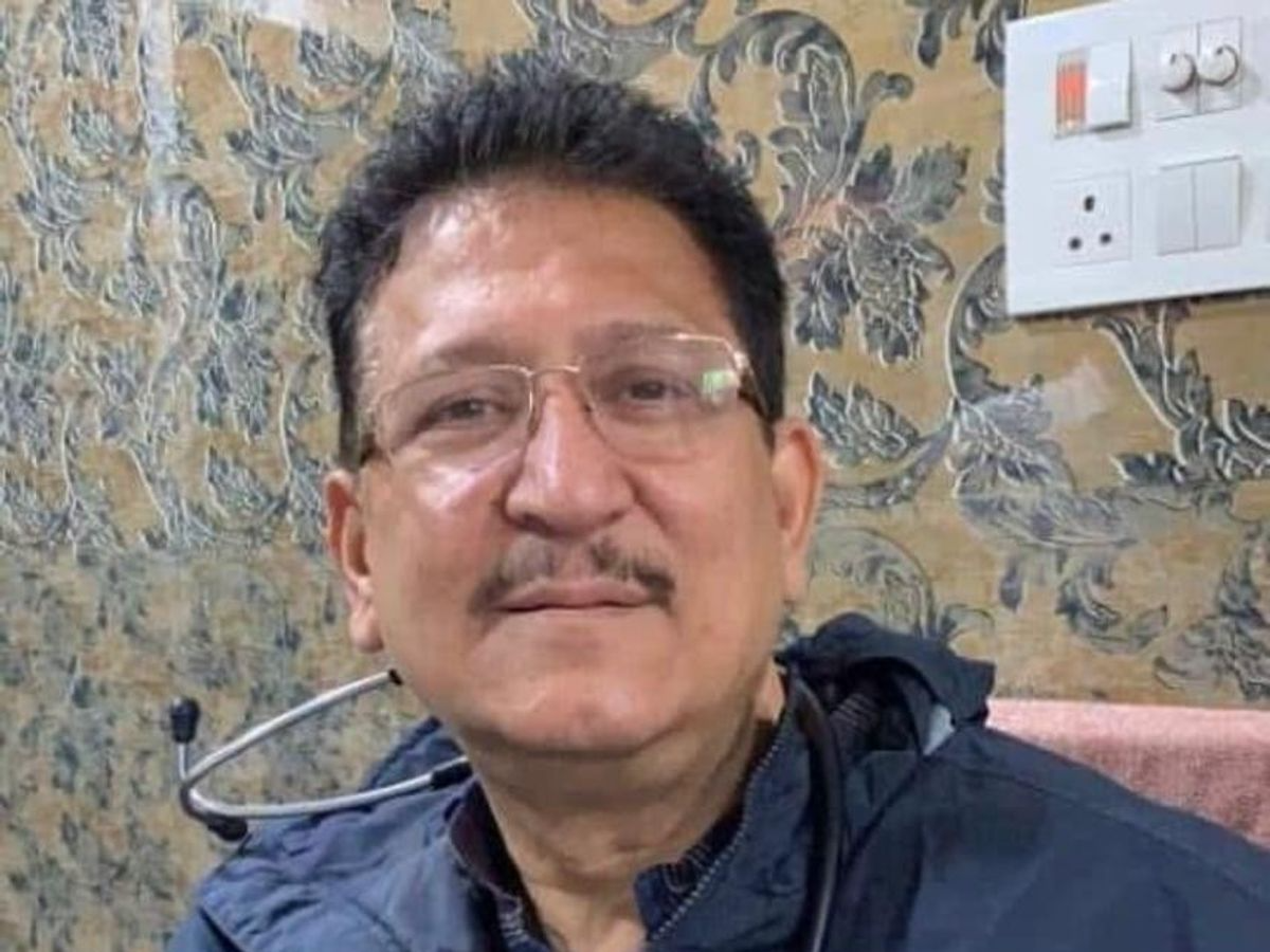 अदाकार तानिया के पिता डॉक्टर कंबोज। - Dainik Bhaskar