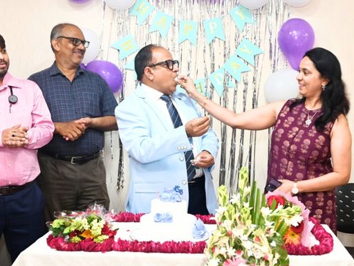 शेखर अस्पताल की डायरेक्ट ऋचा मिश्रा ने पति एके सचान पर केस दर्ज कराया था।