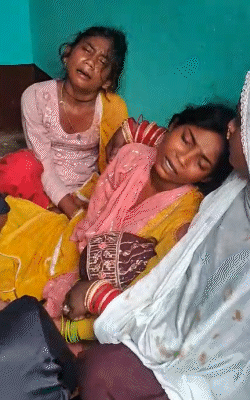 दुल्हन अंजू रातभर रोती रही। कई बार बेसुध हो गई। घर की महिलाएं अंजू को संभालती रहीं।