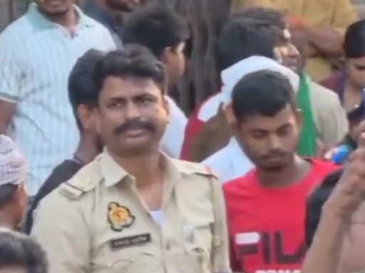 सुरक्षा के बीच खेल प्रदर्शन और परंपरागत कार्यक्रम हुए। - Dainik Bhaskar