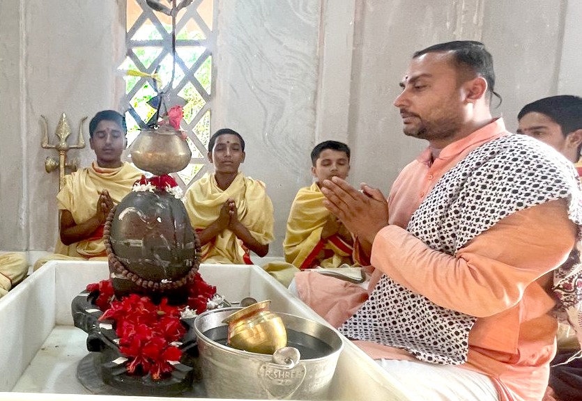 इस बार सावन पूरे 30 दिनों का होगा जिसमें चार सोमवार आएंगे।