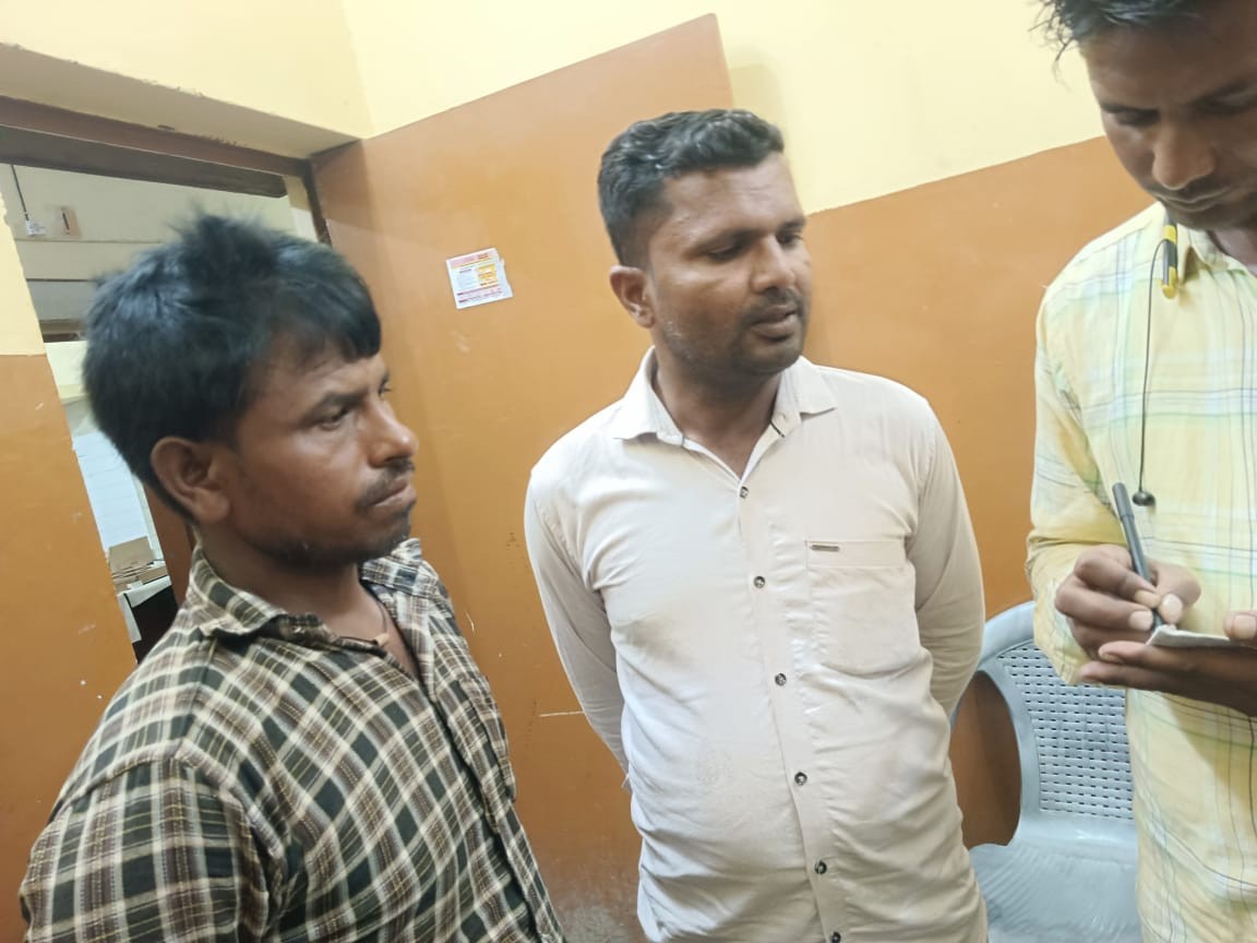 उन्नाव में 13 साल की किशोरी की मौत: खेत से लौटते ही अचानक बेहोश होकर गिरी, फिर नहीं उठी - Unnao News 1 बच्ची को लोग अस्पताल लेकर पहुंचे, तबतक उसकी मौत हो गई।