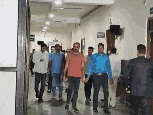 सीबीआई ने मामले में बेंगलुरु से 6 आरोपियों को गिरफ्तार किया है।