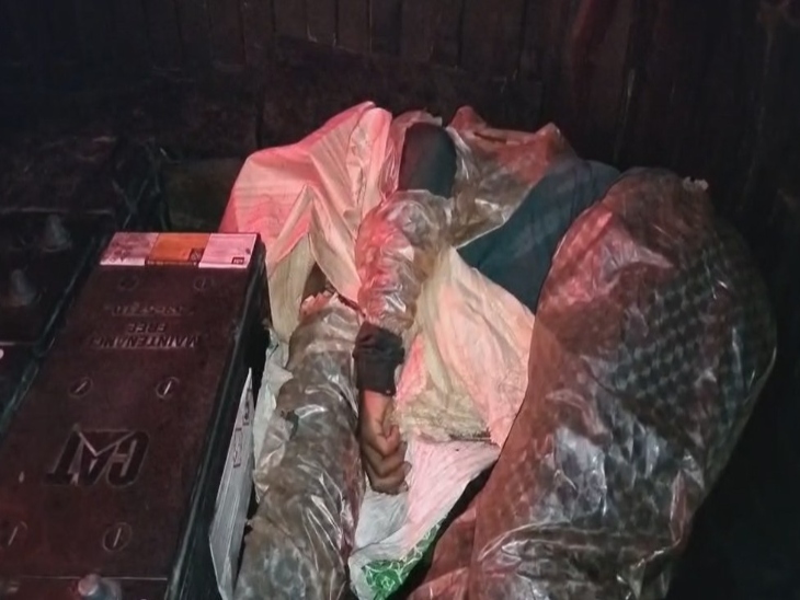 तेज रफ्तार पिकअप ने बाइक सवारों को टक्कर मारी