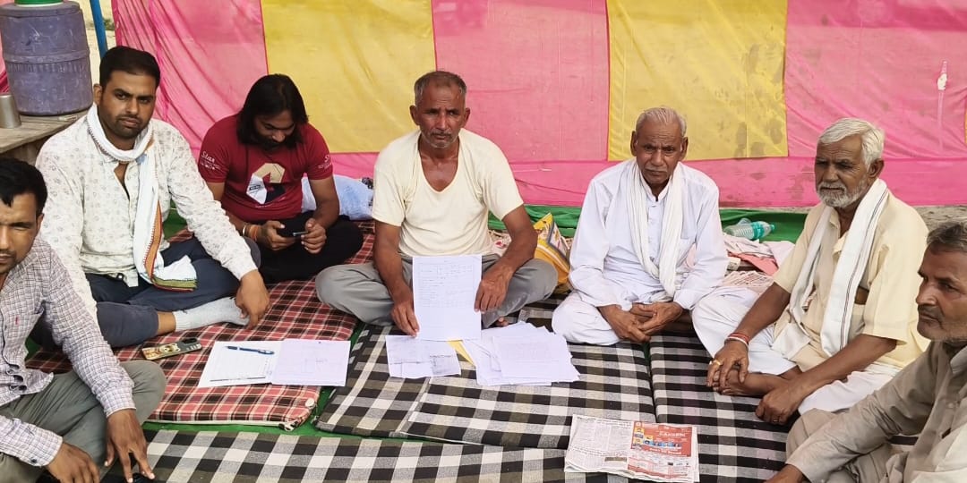 भूख हड़ताल पर बैठा पंच सुरेंद्र