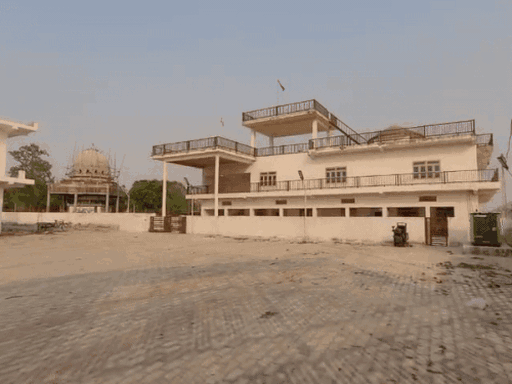 यह झांगुर बाबा का बलरामपुर स्थित घर है। यहीं से वह धर्मांतरण को हैंडल करता था।
