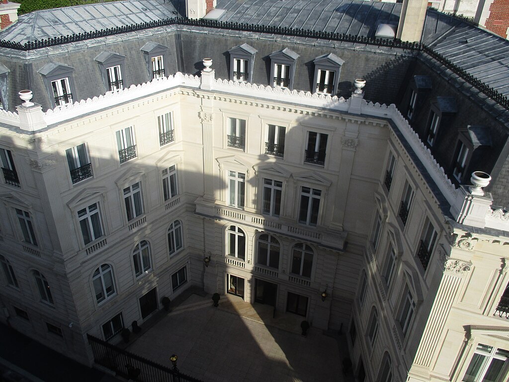 Capgemini's headquarters are located in Paris, France.