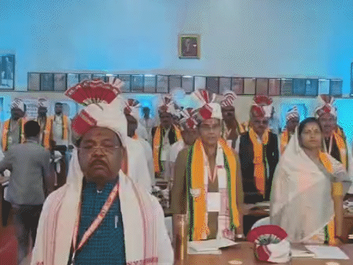 प्रशिक्षण शिविर में मुख्यमंत्री, मंत्री और विधायक शामिल हुए हैं।