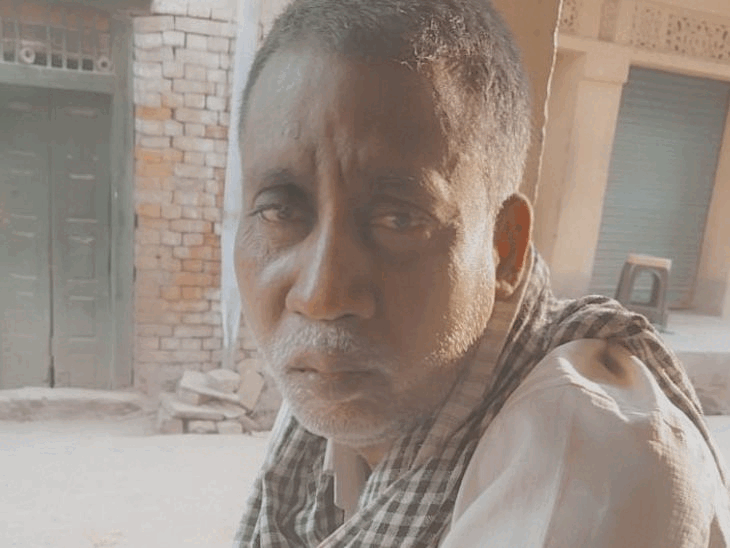 Elderly man dies after being hit by a train in Chandauli