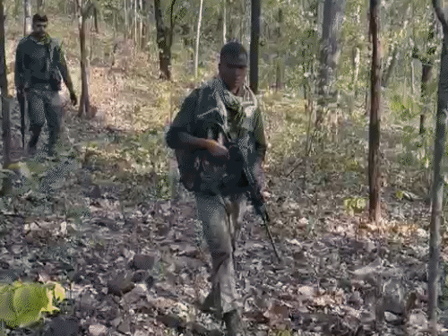 In Bijapur, soldiers have killed a Naxalite. This picture is from the time of Basavaraju's encounter.