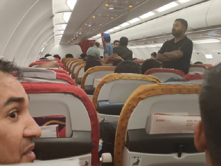 The International Flight of Air India going from Riyadh to Delhi was diverted to Jaipur. Its passengers were getting upset for hours.