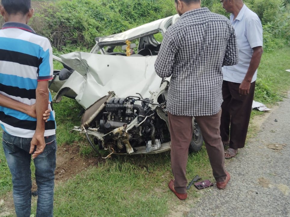 High speed car collided with neem tree in Desuri