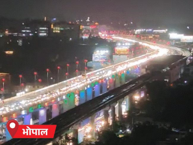 भोपाल के एमपी नगर थाने से नर्मदापुरम रोड तक करीब 3 किलोमीटर लंबा जाम लग गया।
