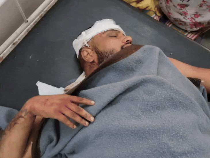 10 people have been injured by being pressed under the debris.