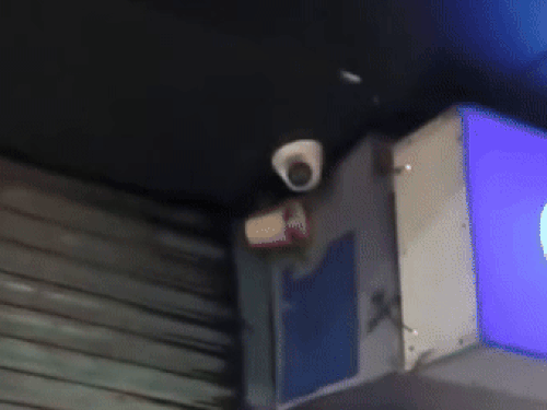 बैंक के बाहर लगे इस सायरन से आ रही थी आवाज।