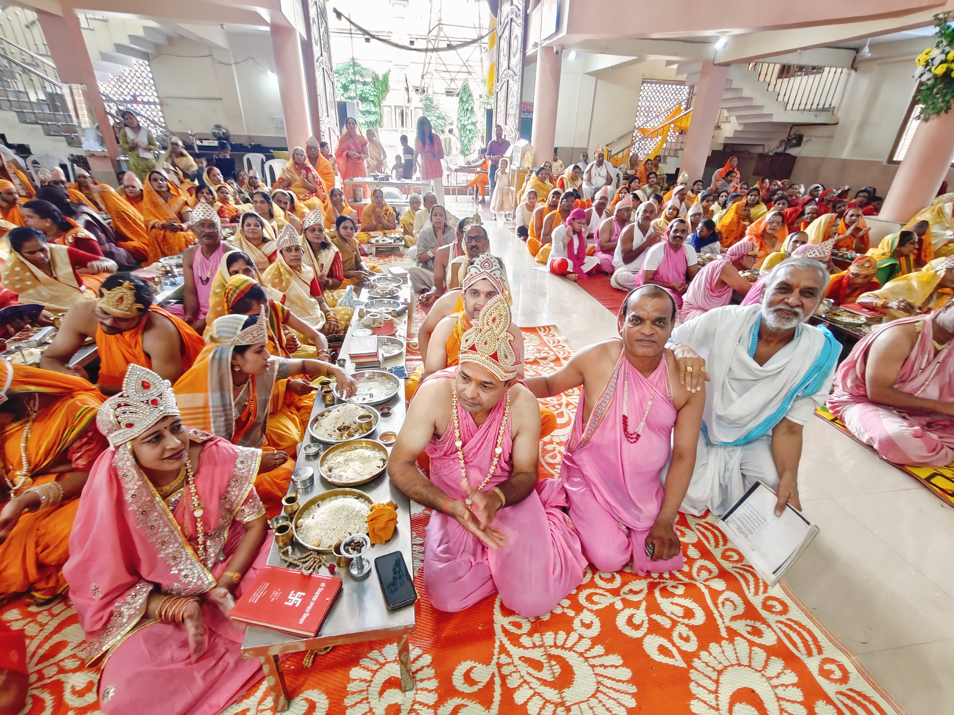 Stream of devotion in Bhanpur Jain temple