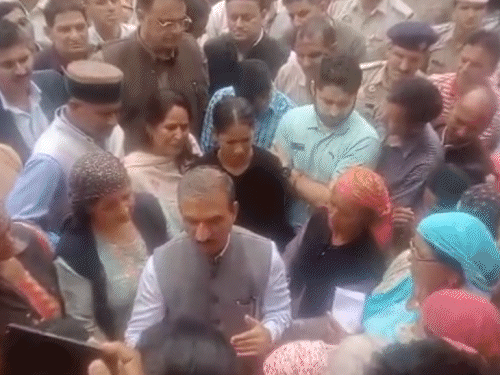 CM Sukhu meeting disaster affected in Bagashyad of Saraj Assembly
