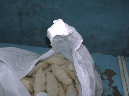सेहत विभाग ने छापामारी कर पकड़ी सोया चाप।